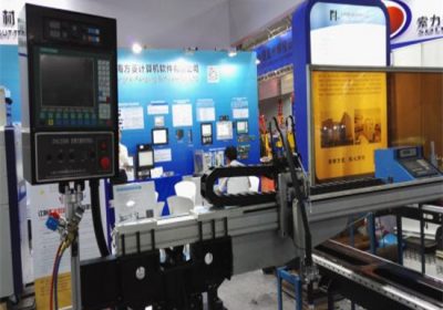 प्लेट आणि राउंड मेटलसाठी चीन सीएनसी प्लाझमा मेटल कटिंग मशीनमध्ये तयार केले