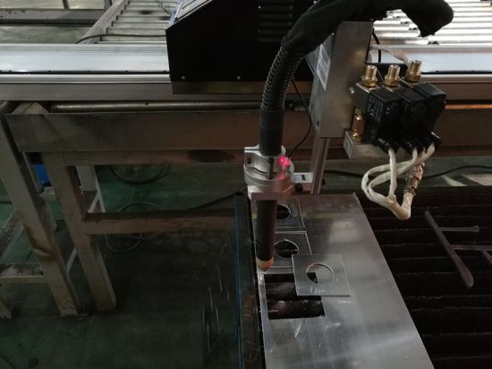 वेगवान वेग 1500x3000 मिमी सीएनसी प्लाझमा काटणे आणि ज्वाळा धातू कापण्याचे यंत्र