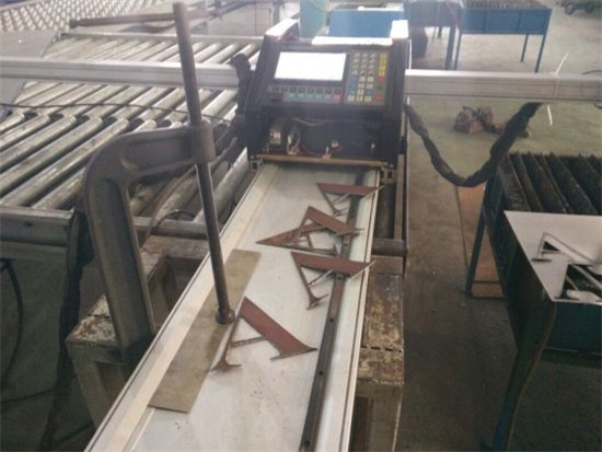 चीन उत्पादक सीएनसी प्लाझमा कटर आणि काच अॅल्युमिनियम स्टेनलेस स्टील / लोह / धातू यांच्यात कापणी यंत्राचा वापर